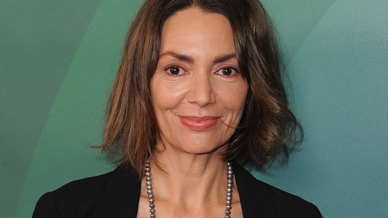 Joanne Whalley.
